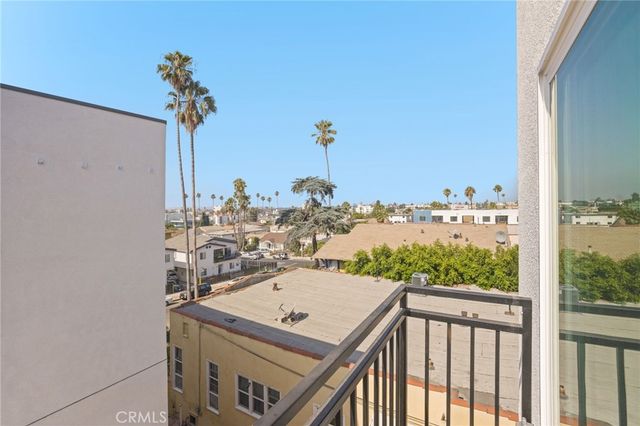 4513 Rosewood, Los Angeles, CA 90004