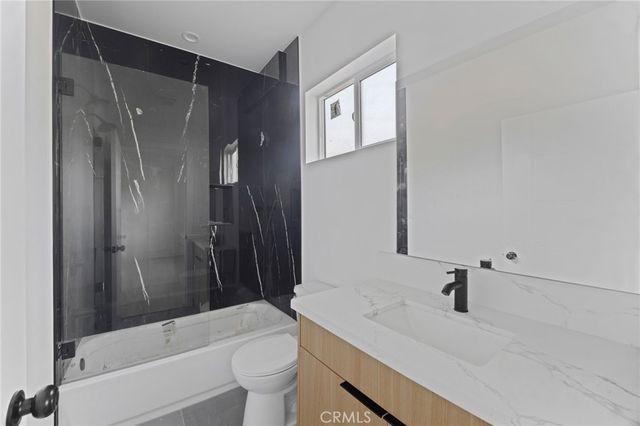 4513 Rosewood, Los Angeles, CA 90004