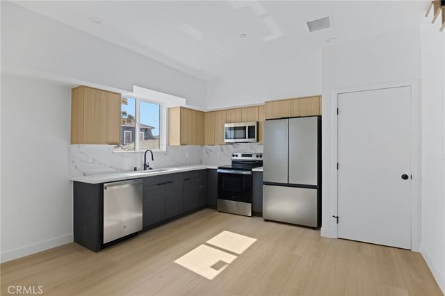 4513 Rosewood, Los Angeles, CA 90004