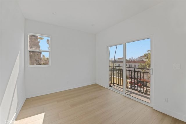 4513 Rosewood, Los Angeles, CA 90004