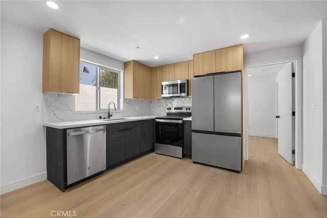 4513 Rosewood, Los Angeles, CA 90004