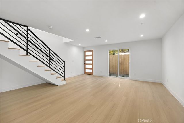 4513 Rosewood, Los Angeles, CA 90004