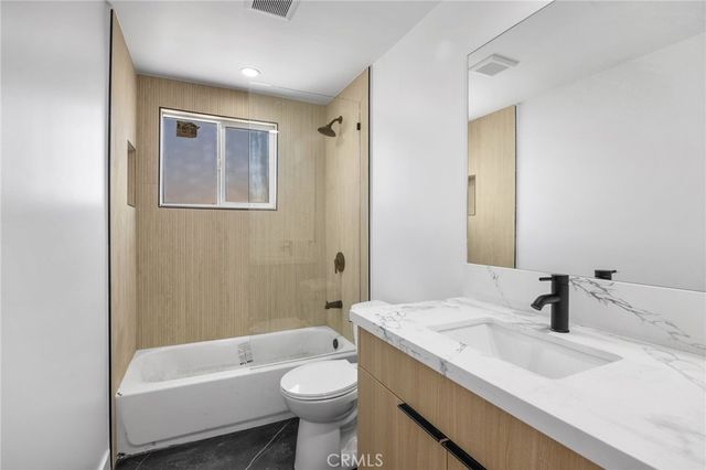 4513 Rosewood, Los Angeles, CA 90004