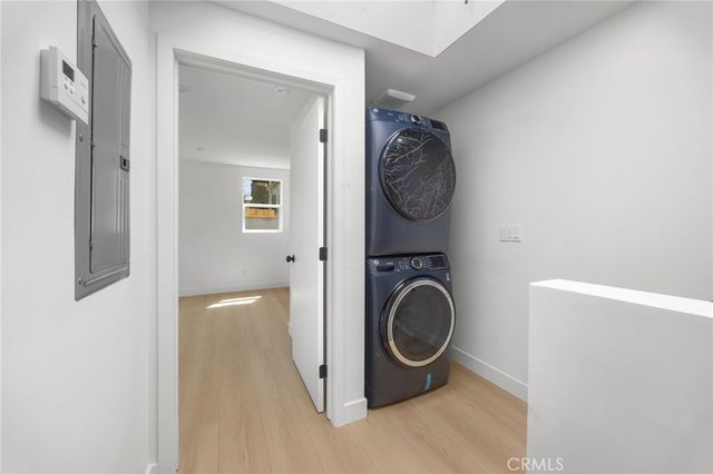 4513 Rosewood, Los Angeles, CA 90004