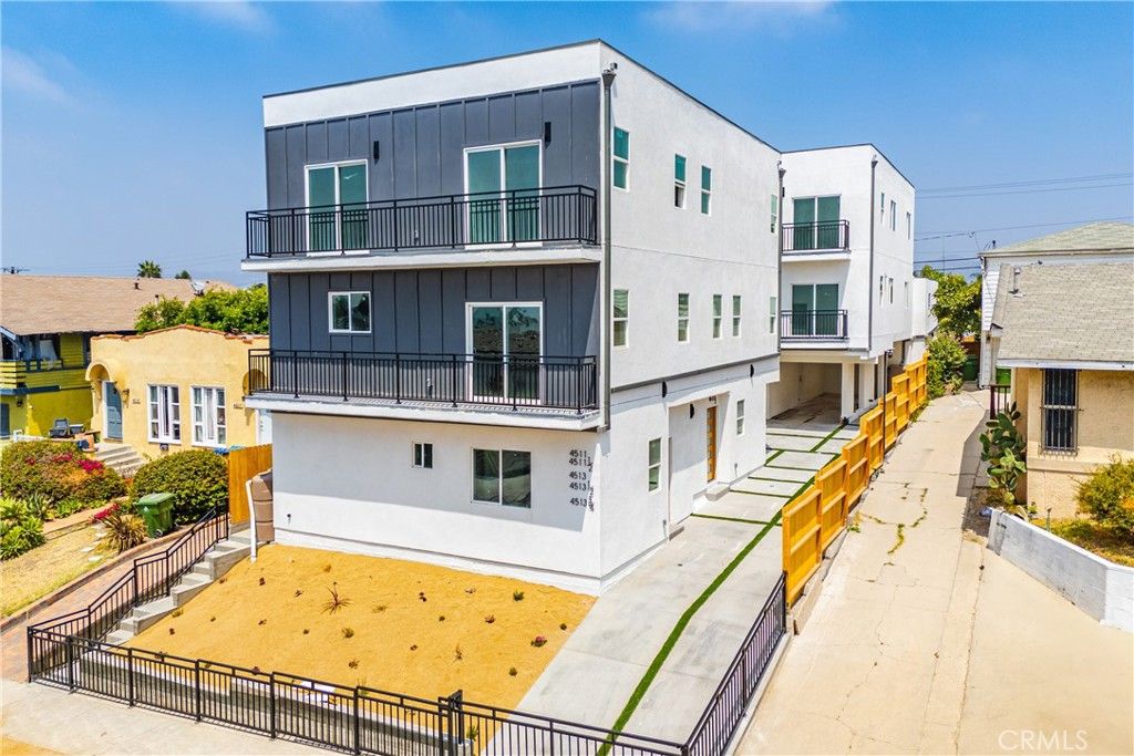 4513 Rosewood, Los Angeles, CA 90004