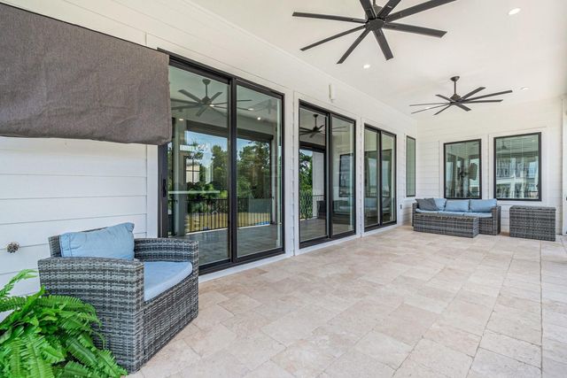 111 Seagull Path, Point Blank, TX 77364