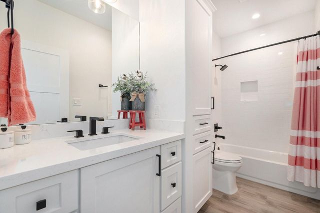 111 Seagull Path, Point Blank, TX 77364