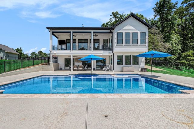 111 Seagull Path, Point Blank, TX 77364