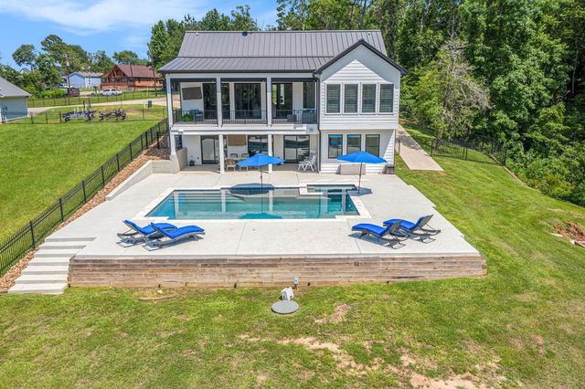 111 Seagull Path, Point Blank, TX 77364