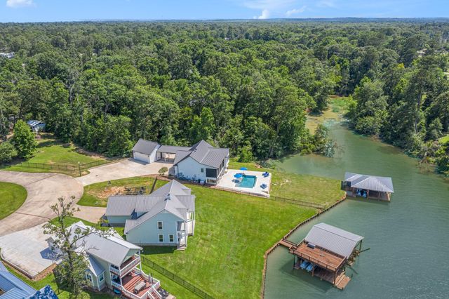 111 Seagull Path, Point Blank, TX 77364