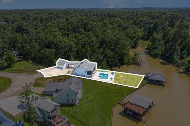 111 Seagull Path, Point Blank, TX 77364