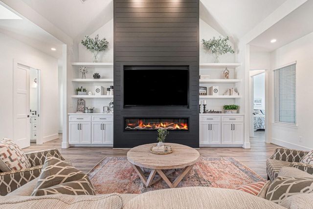 111 Seagull Path, Point Blank, TX 77364