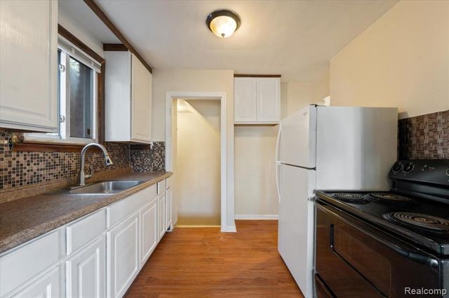 7403 Patton Street, Detroit, MI 48228