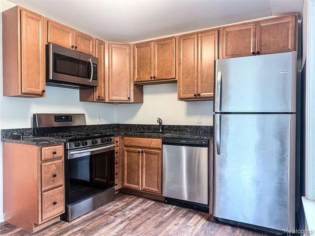 15708 Birwood Avenue, Beverly Hills, MI 48025