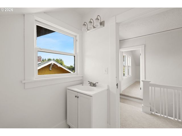 3315 Ne 68TH Ave, Portland, OR 97213