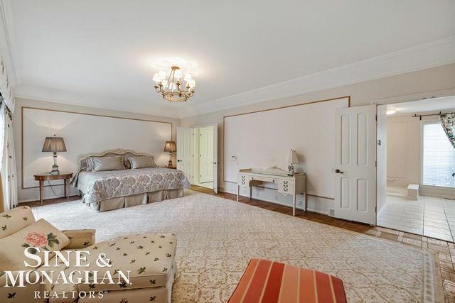 19 Stratton Place, Grosse Pointe Shores, MI 48236