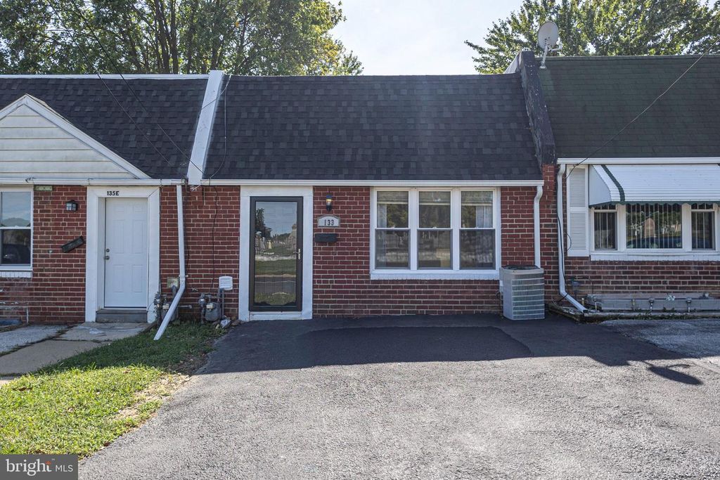 133 E LAUGHEAD AVE, Marcus Hook, PA 19061