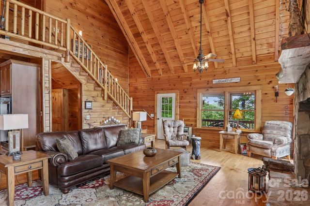 1250 Cobblestone Drive, Waynesville, NC 28786