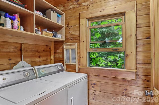 1250 Cobblestone Drive, Waynesville, NC 28786
