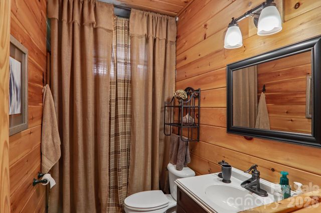 1250 Cobblestone Drive, Waynesville, NC 28786