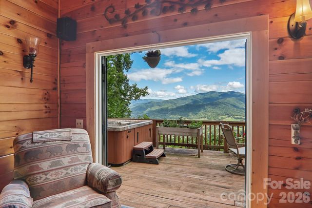 1250 Cobblestone Drive, Waynesville, NC 28786