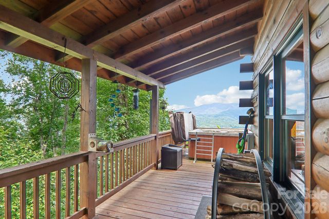 1250 Cobblestone Drive, Waynesville, NC 28786