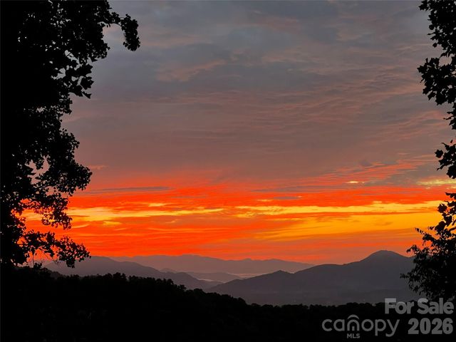 1250 Cobblestone Drive, Waynesville, NC 28786
