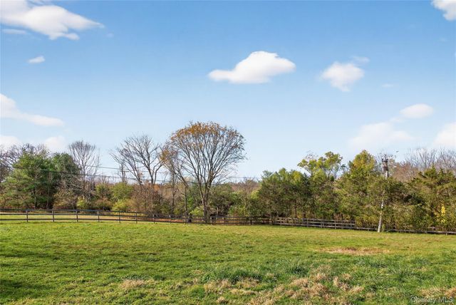 99 Dusinberre Road, Gardiner, NY 12525