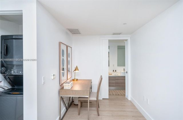 121 NE 34th St L402, Miami, FL 33137