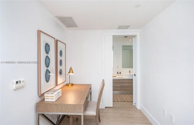 121 NE 34th St L402, Miami, FL 33137