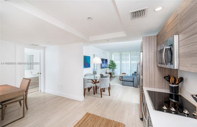 121 NE 34th St L402, Miami, FL 33137