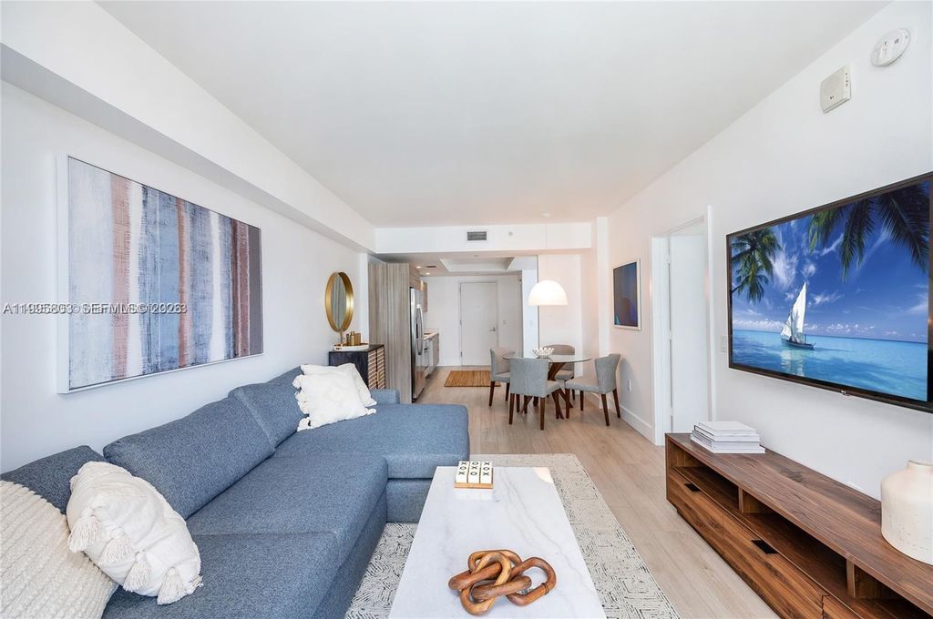 121 NE 34th St L402, Miami, FL 33137