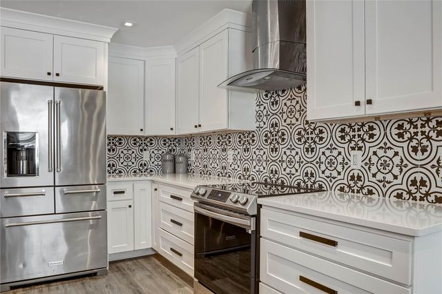 647 E HILLCREST STREET, Altamonte Springs, FL 32701
