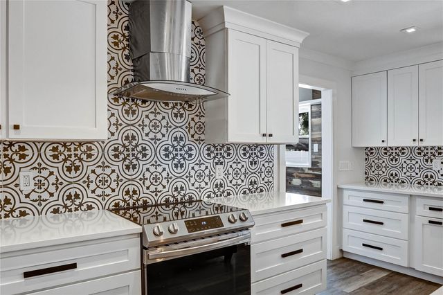 647 E HILLCREST STREET, Altamonte Springs, FL 32701