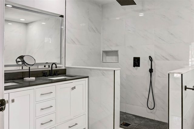 647 E HILLCREST STREET, Altamonte Springs, FL 32701