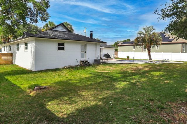 647 E HILLCREST STREET, Altamonte Springs, FL 32701