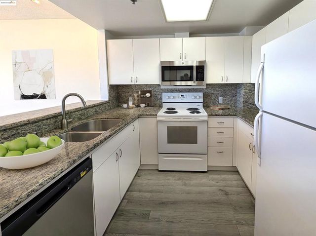 988 Franklin St 627, Oakland, CA 94607