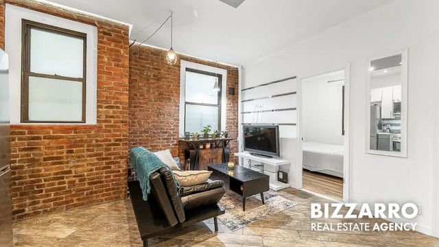 2116 35th St Apt 1F, New York City, NY 11105