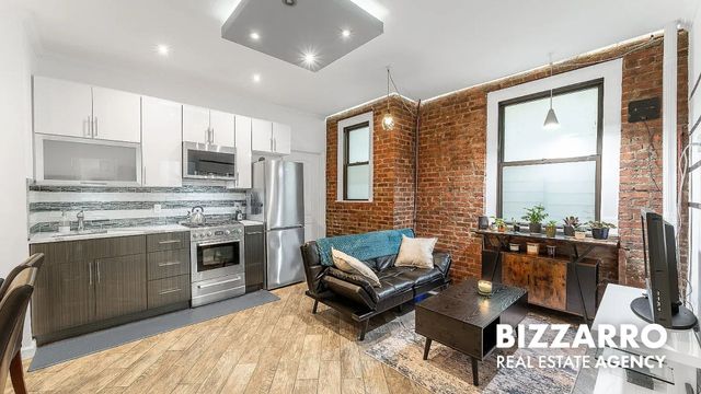 2116 35th St Apt 1F, New York City, NY 11105