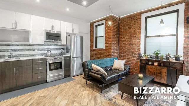 2116 35th St Apt 1F, New York City, NY 11105