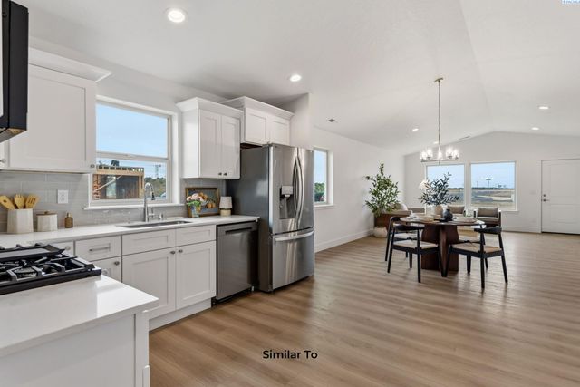 222 N Dewberry Pl, Kennewick, WA 99336