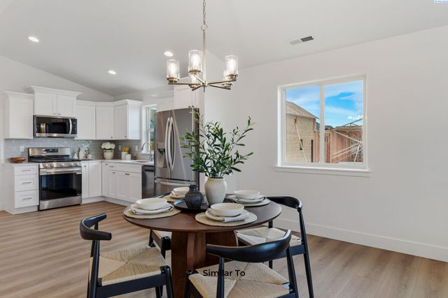 222 N Dewberry Pl, Kennewick, WA 99336