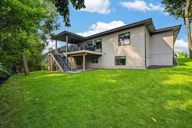 935 Arbor Woods Drive, Pleasant Hill, IA 50327
