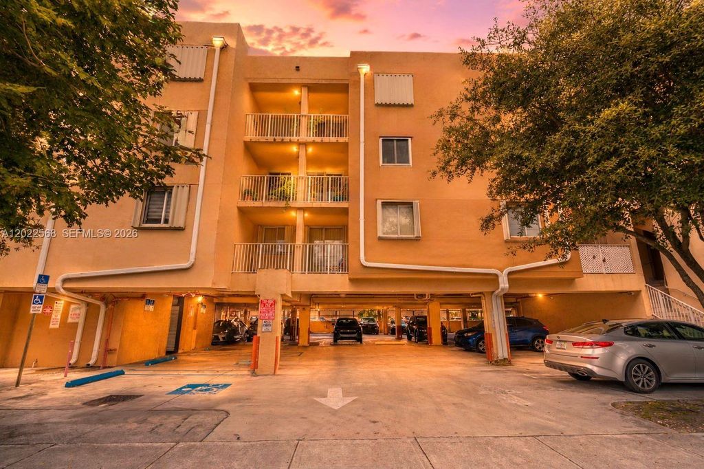 814 NW 36th Avenue 302, Miami, FL 33125