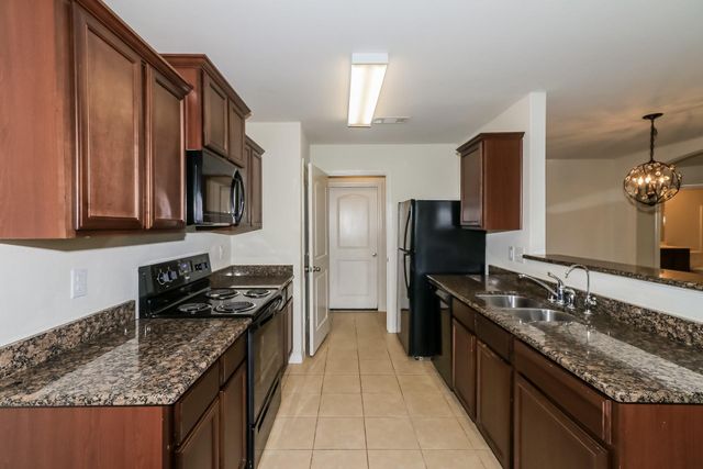 9446 Sky Blue Drive, Rosharon, TX 77583