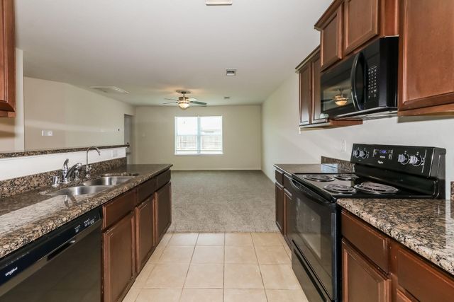 9446 Sky Blue Drive, Rosharon, TX 77583