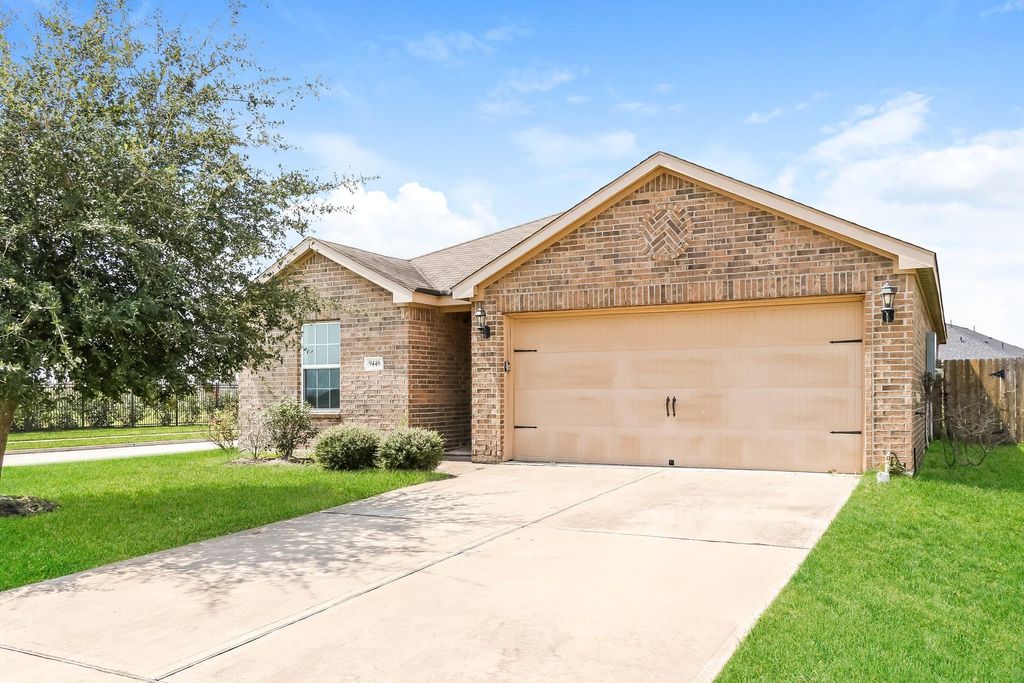 9446 Sky Blue Drive, Rosharon, TX 77583