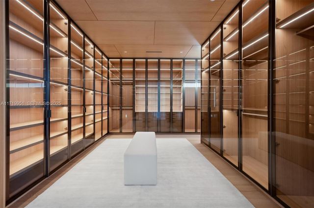 424 W Rivo Alto Dr, Miami Beach, FL 33139