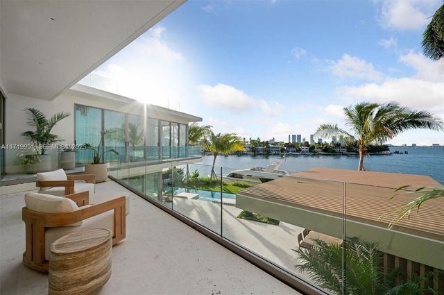 424 W Rivo Alto Dr, Miami Beach, FL 33139