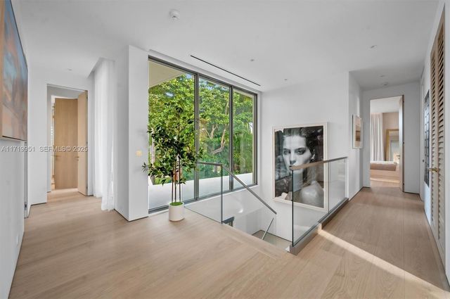 424 W Rivo Alto Dr, Miami Beach, FL 33139